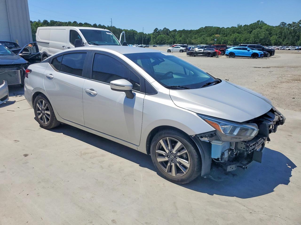 2020 Nissan Versa Sv - Image 4