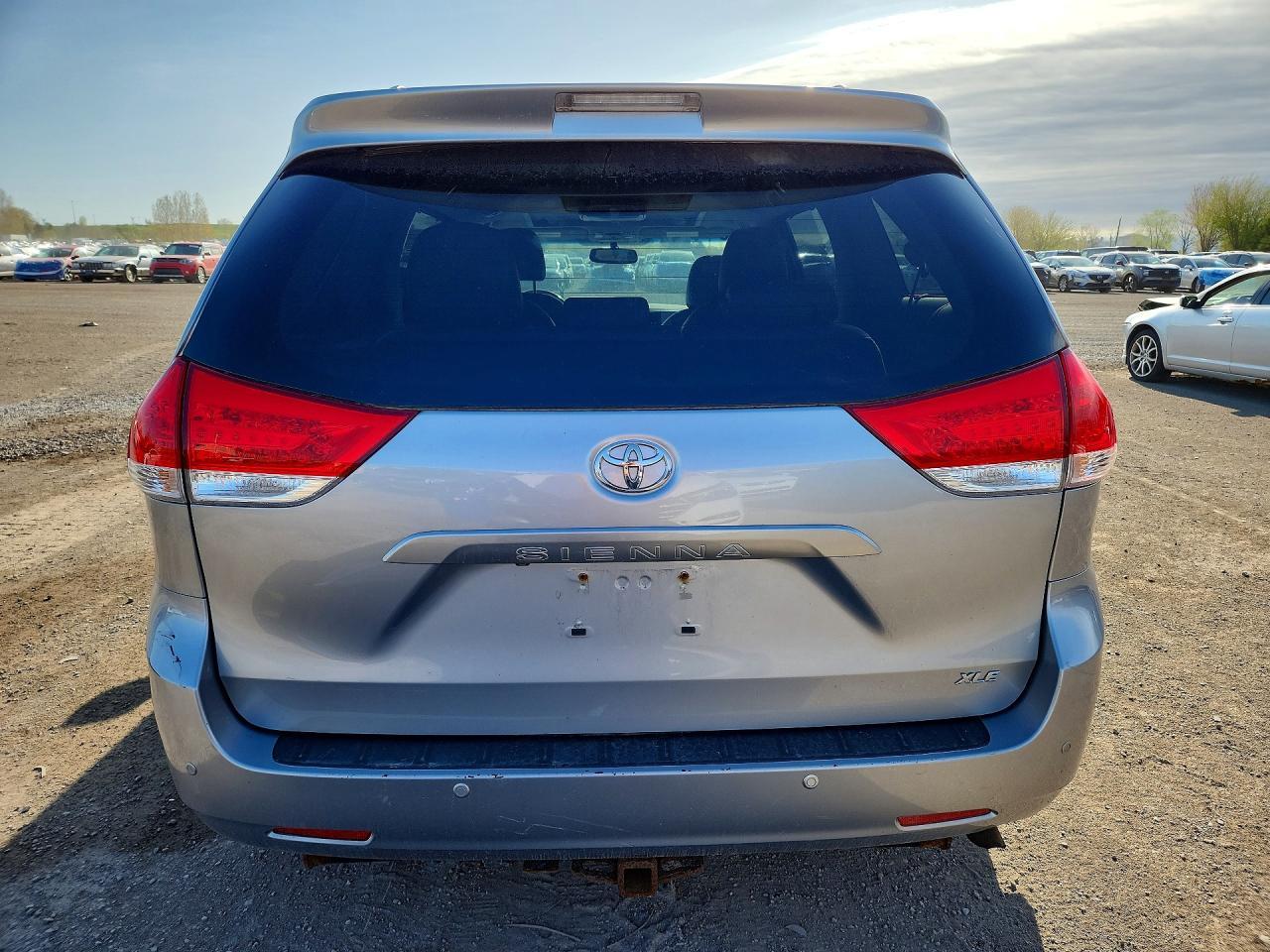 2014 Toyota Sienna Xle 8-Passenger - Фото 6