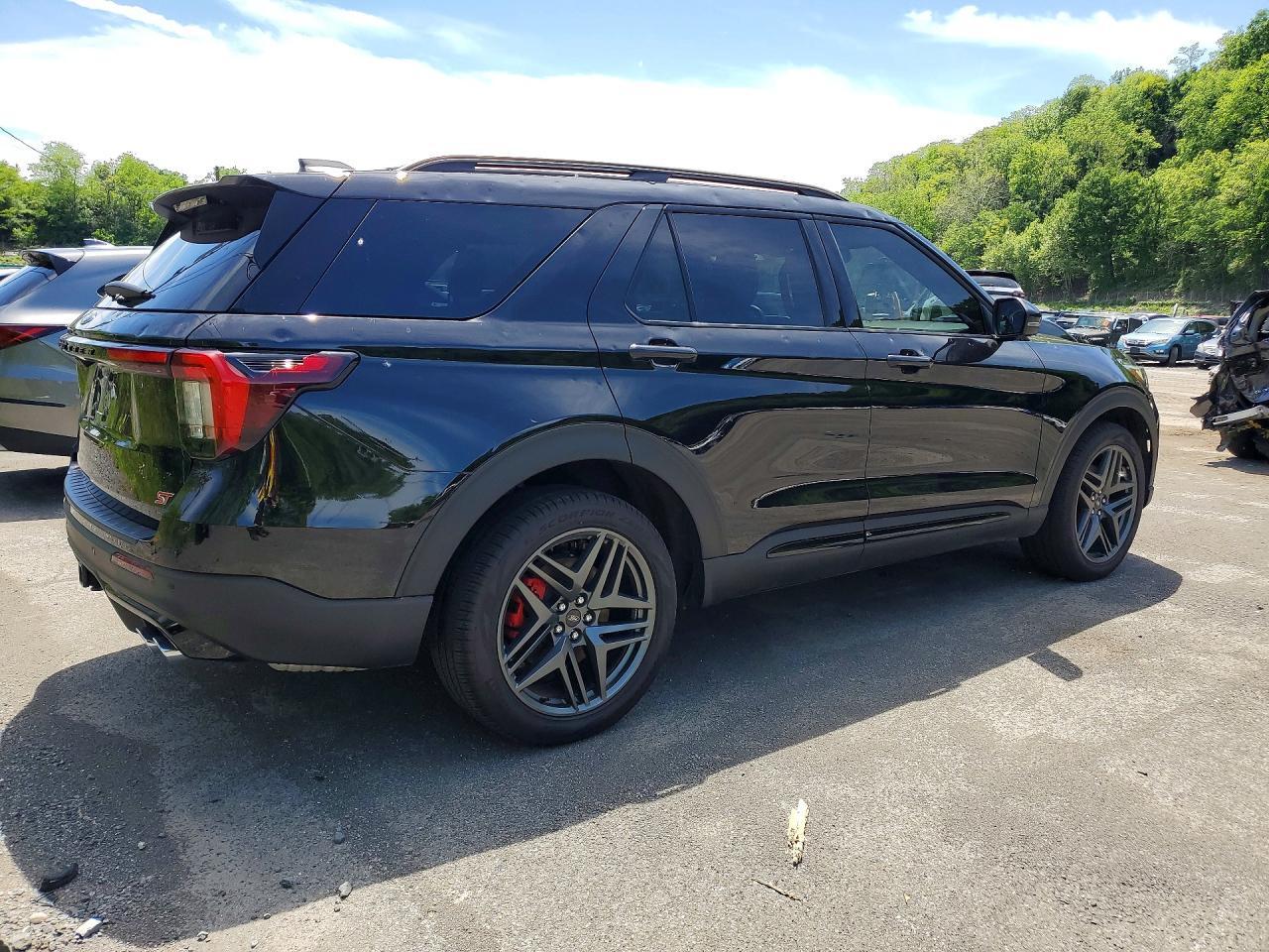 2025 Ford Explorer St - Фото 3