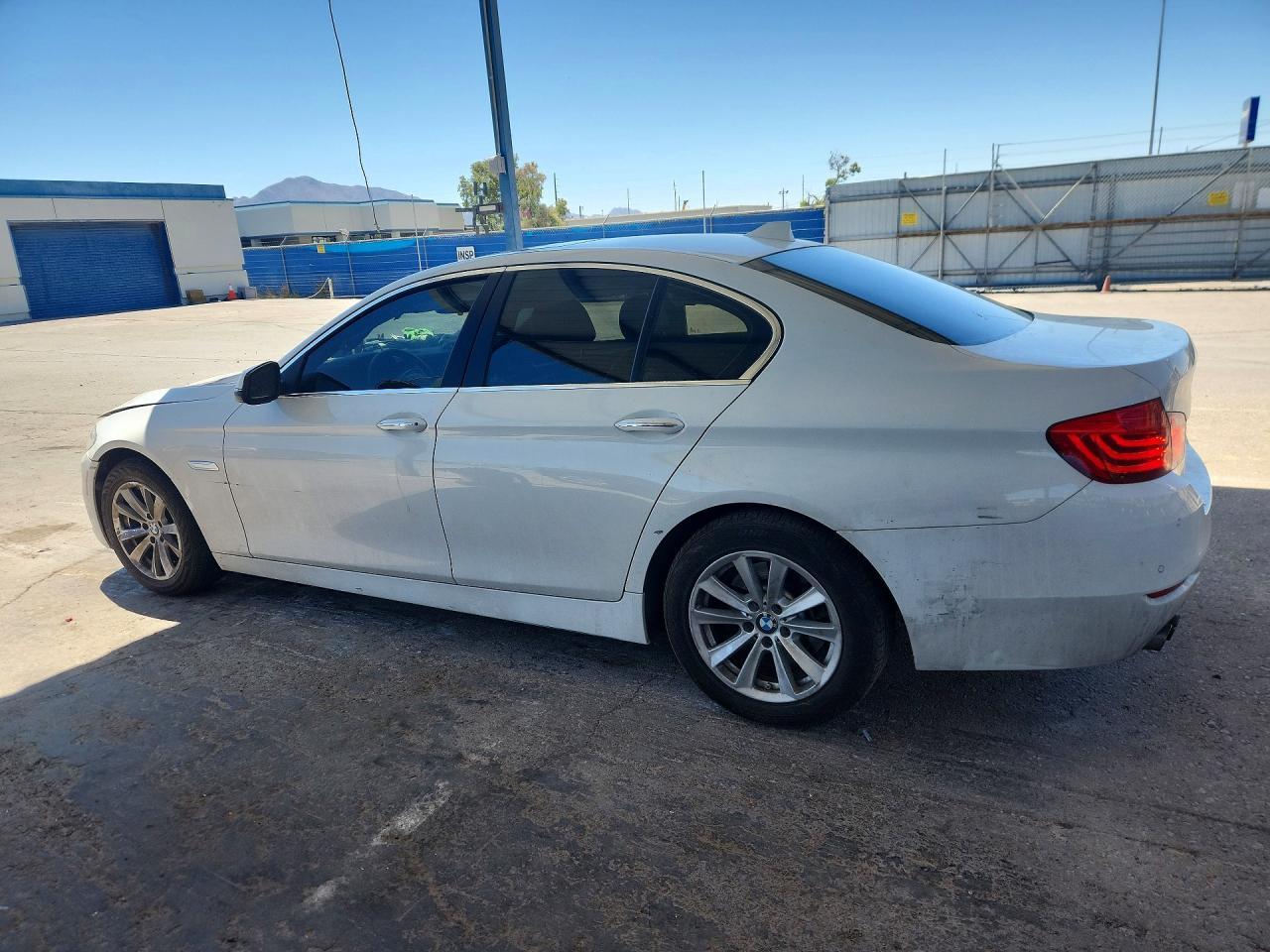 2016 BMW 528 I - Фото 2
