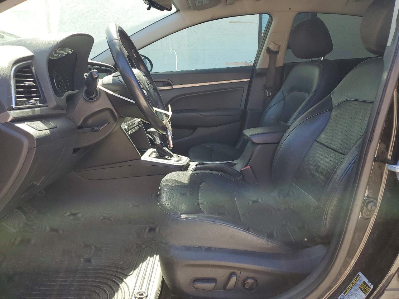 2017 Hyundai Elantra Limited - Image 7