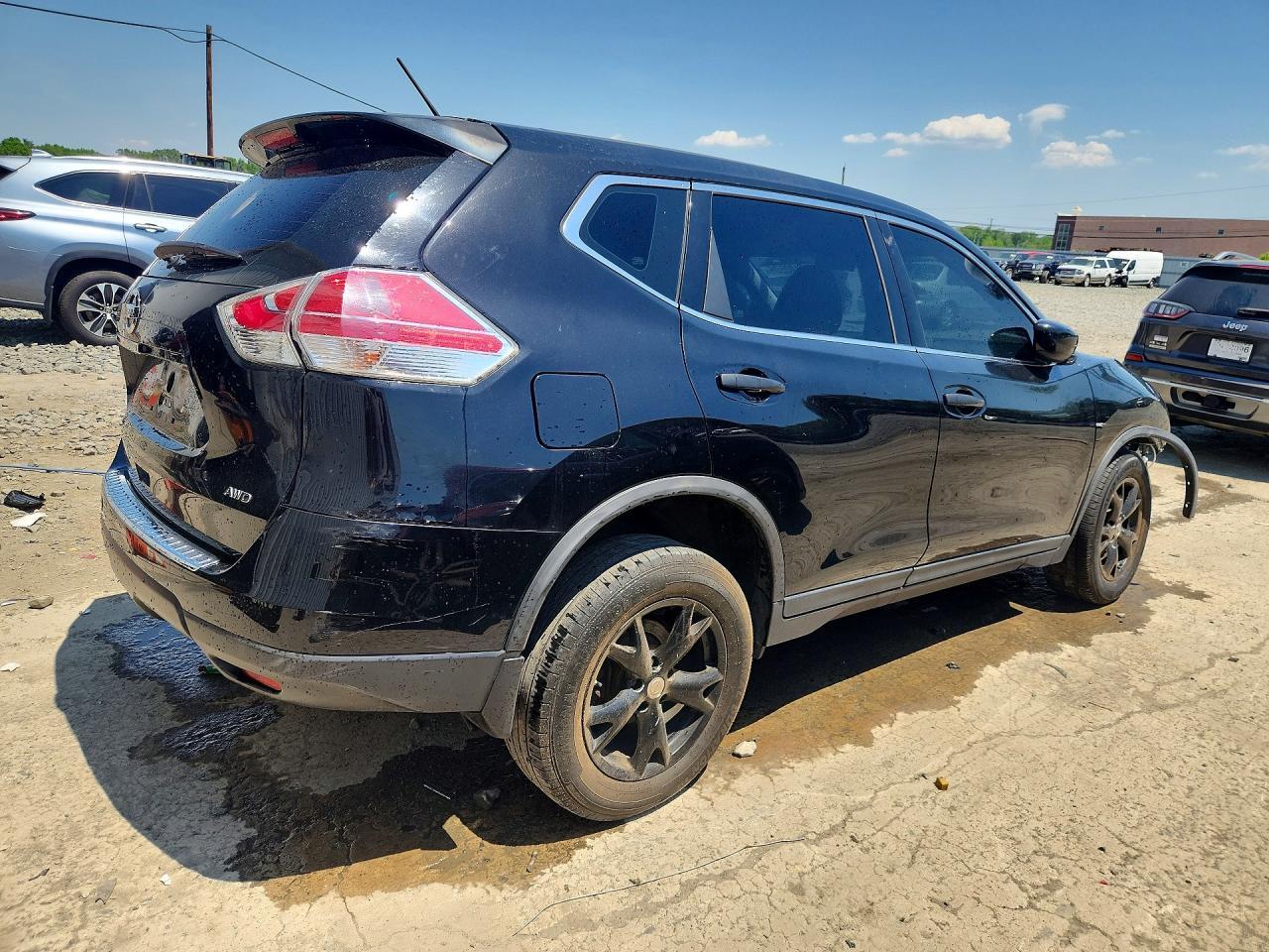 2016 Nissan Rogue - Image 3