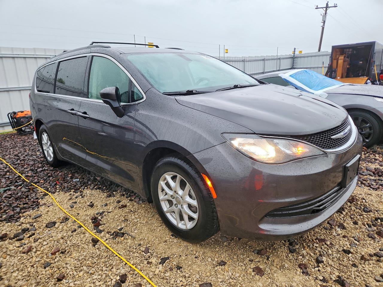 2020 Chrysler Voyager Lxi - Фото 4