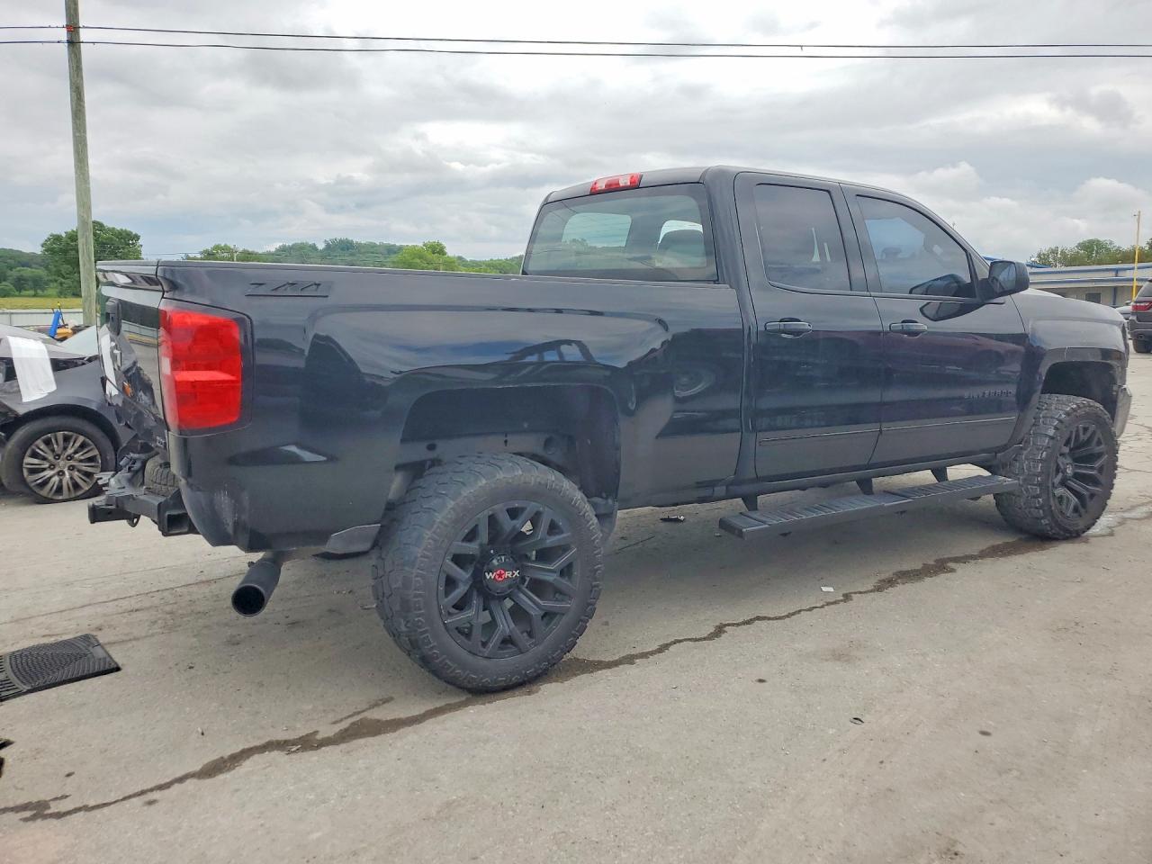 2017 Chevrolet Silverado K1500 Lt - Фото 3