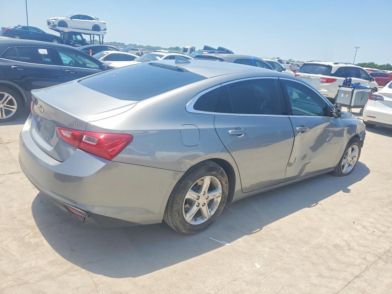 2023 Chevrolet Malibu Lt - Фото 3