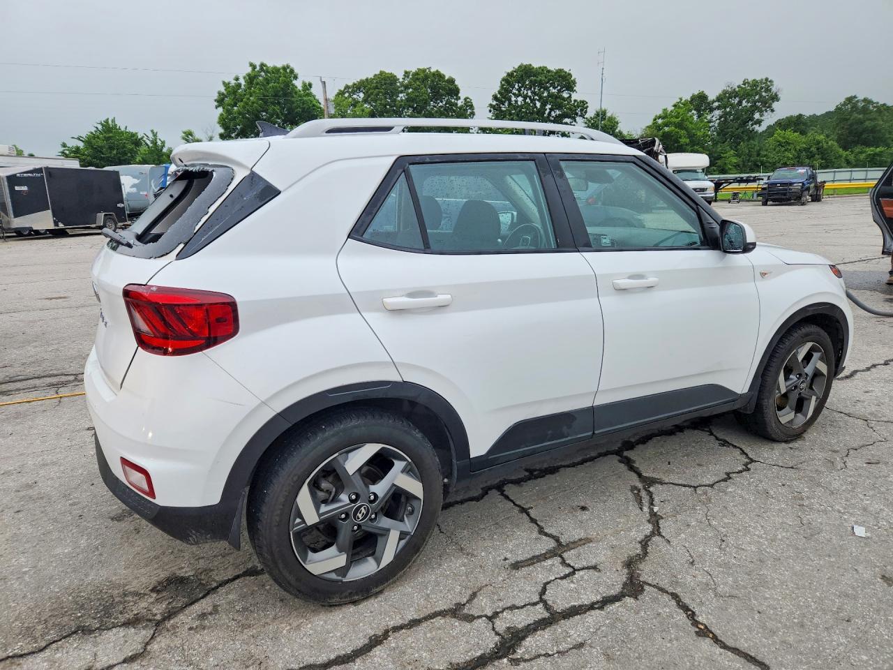 2021 Hyundai Venue Sel - Фото 3