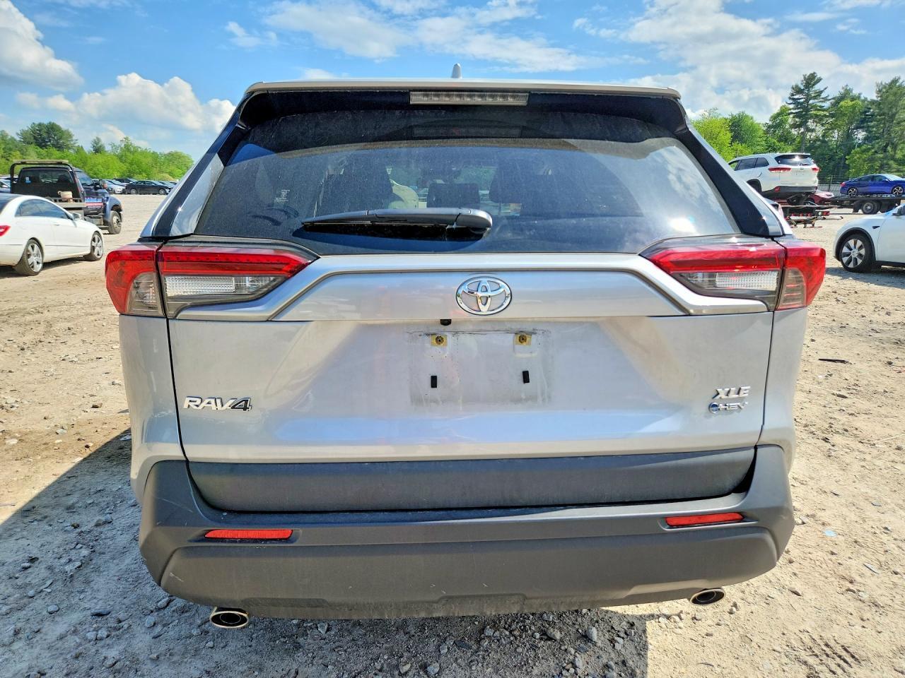 2025 Toyota Rav4 Hybrid Xle - Image 6