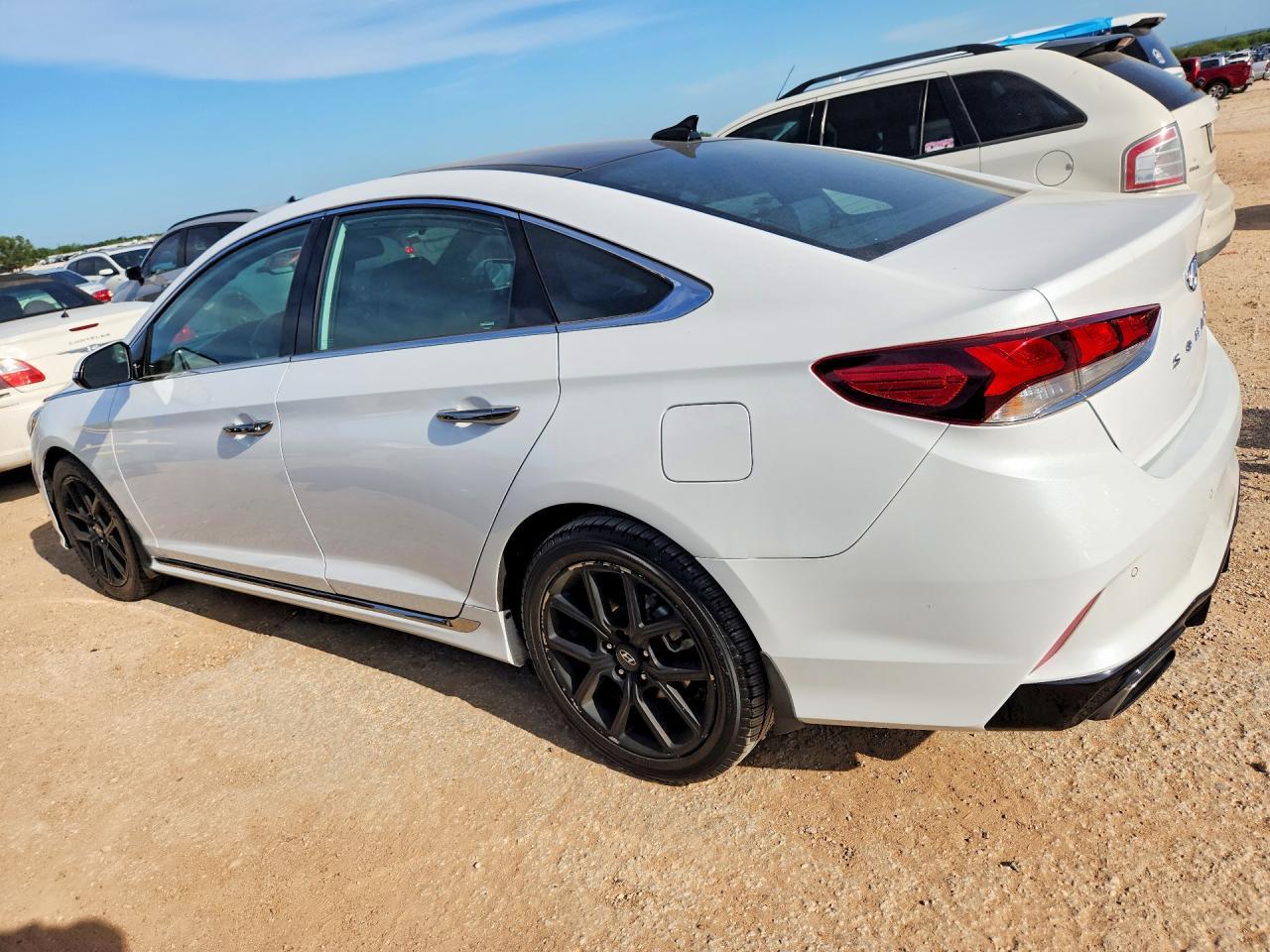 2019 Hyundai Sonata Limited Turbo - Фото 2