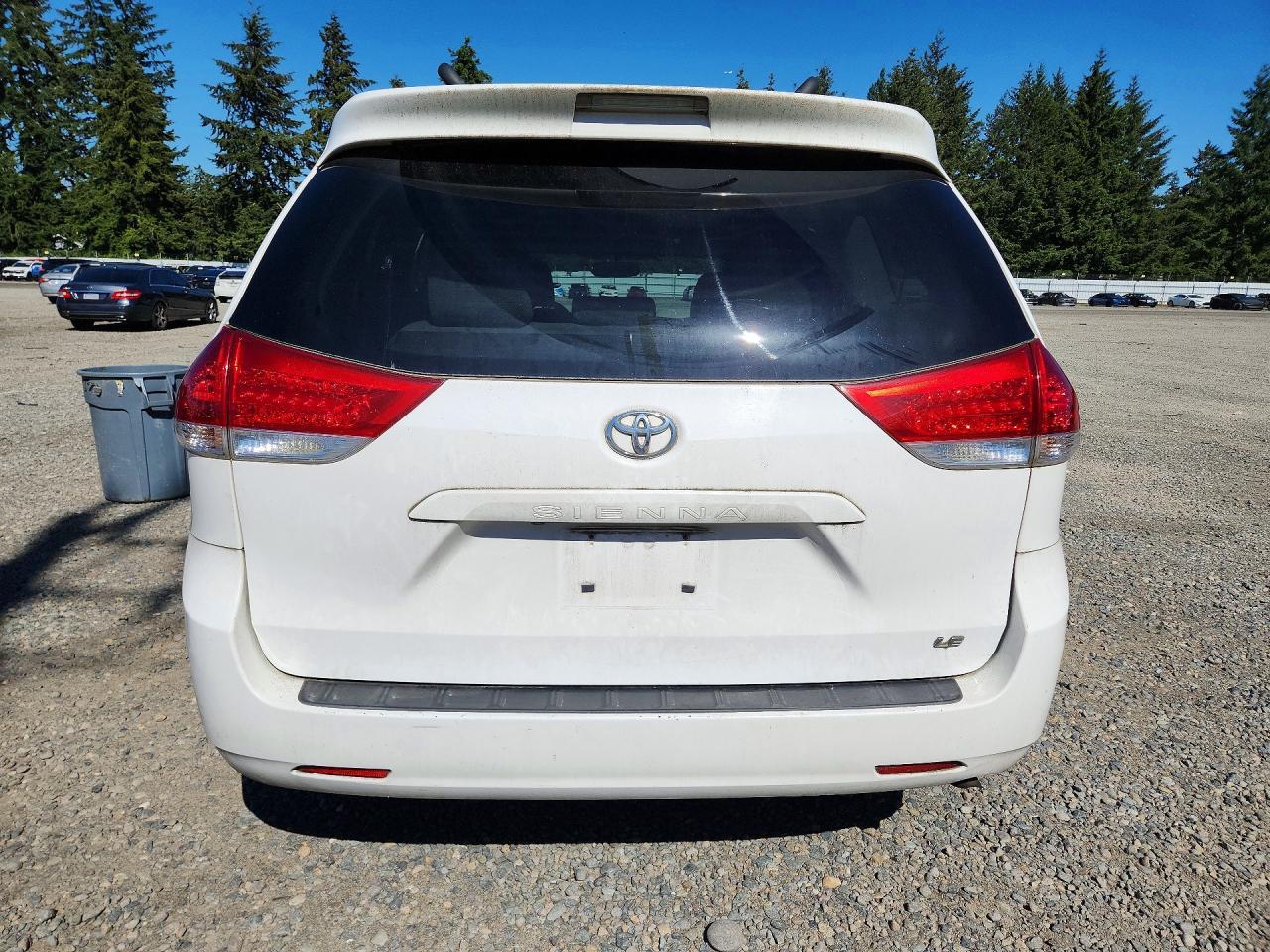 2014 Toyota Sienna Le - Фото 6