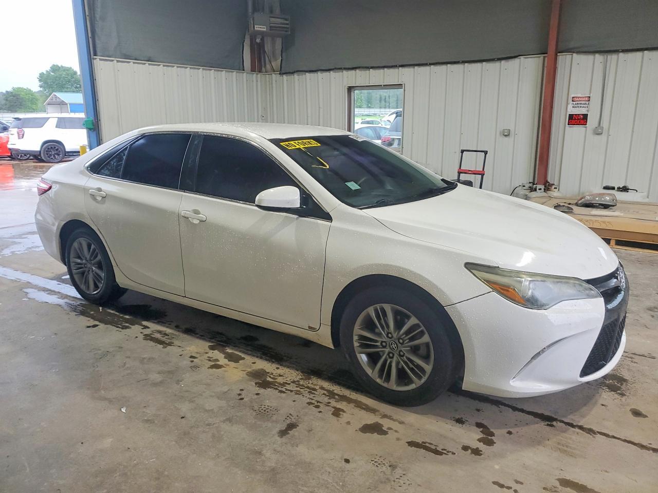 2016 Toyota Camry Se - Image 4