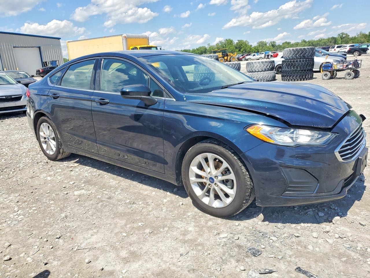 2020 Ford Fusion Se - Фото 4