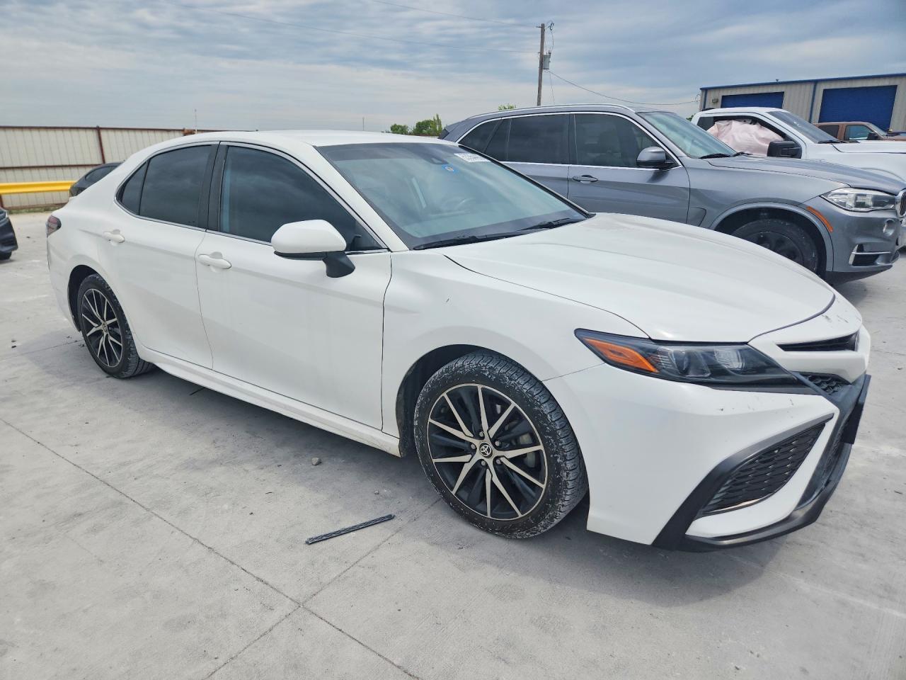 2021 Toyota Camry - Image 4