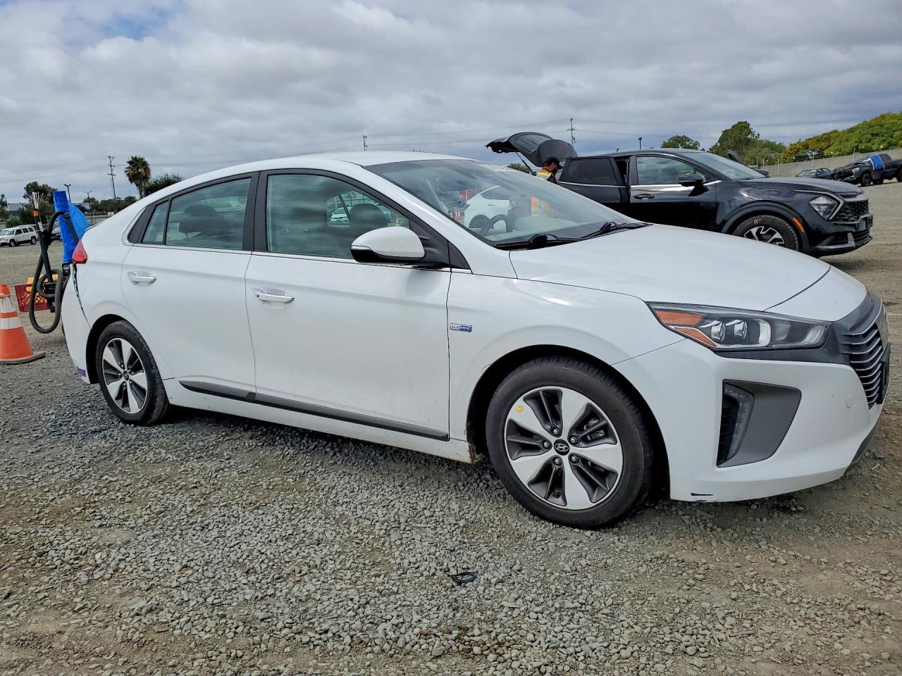 2019 Hyundai Ioniq Limited - Фото 4