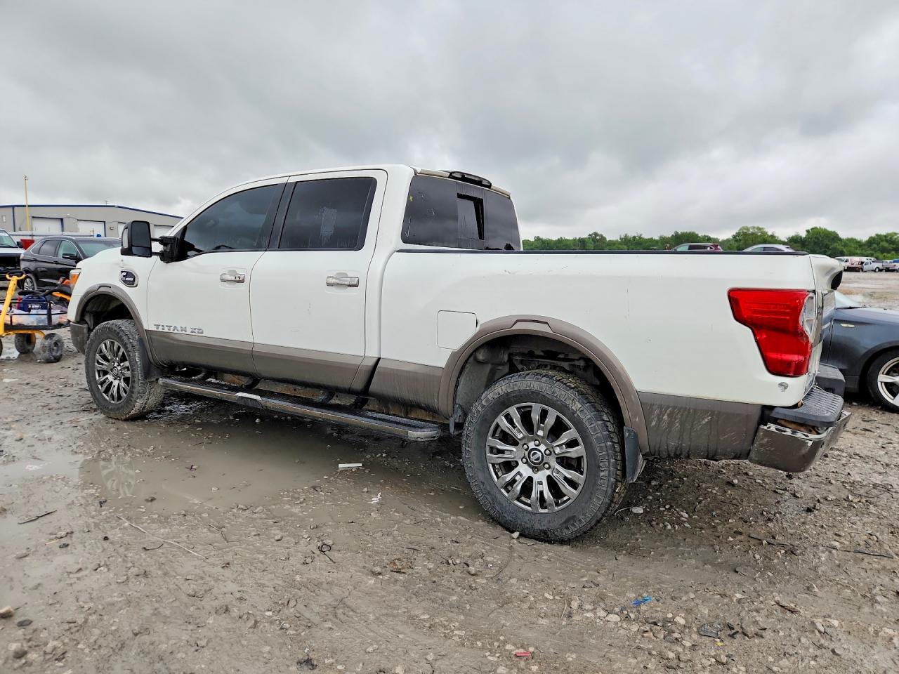 2016 Nissan Titan Xd Platinum Reserve - Фото 2