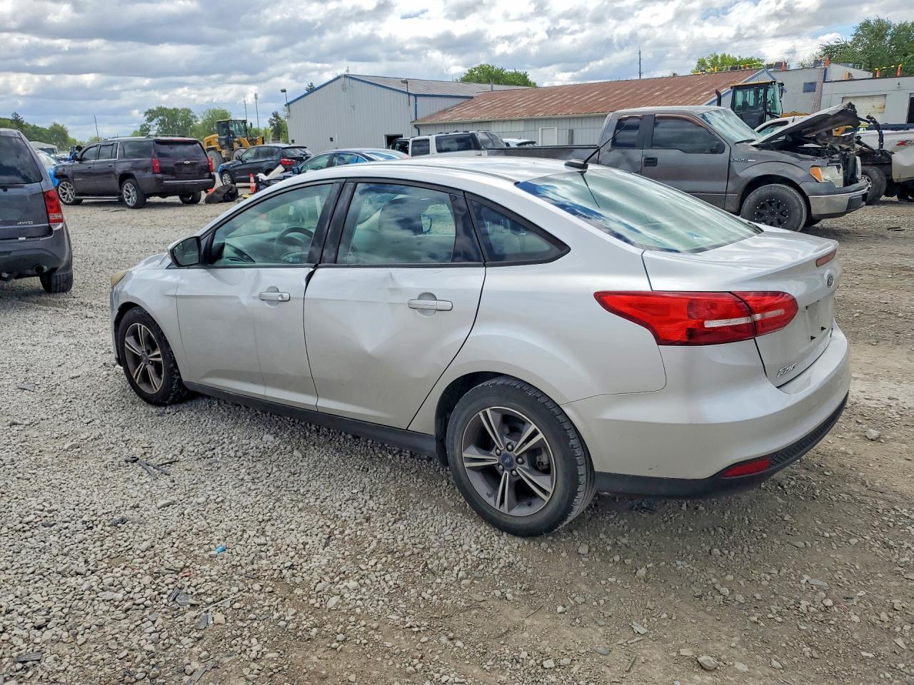 2017 Ford Focus Se - Фото 2