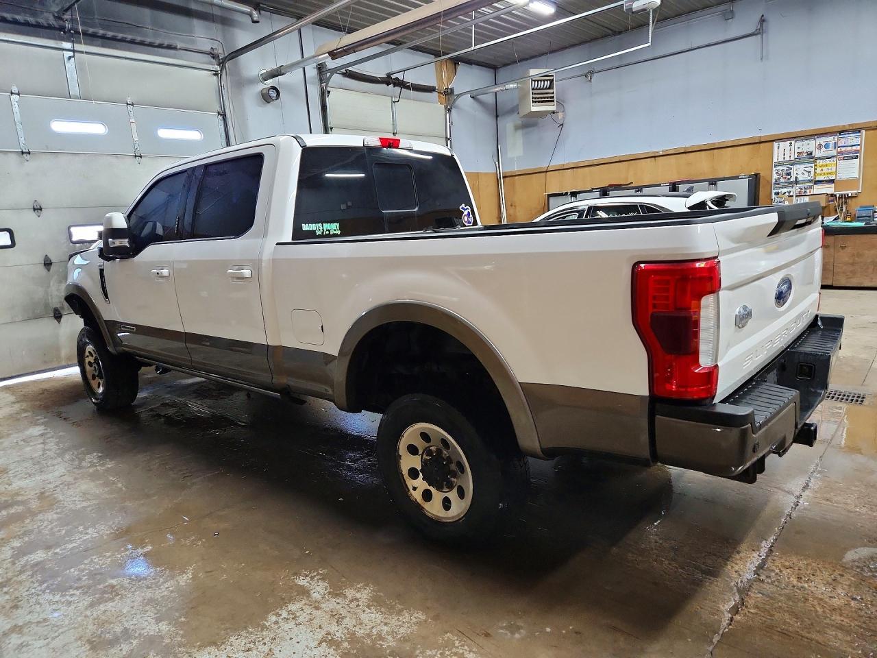 2019 Ford F350 Super Duty - Фото 2