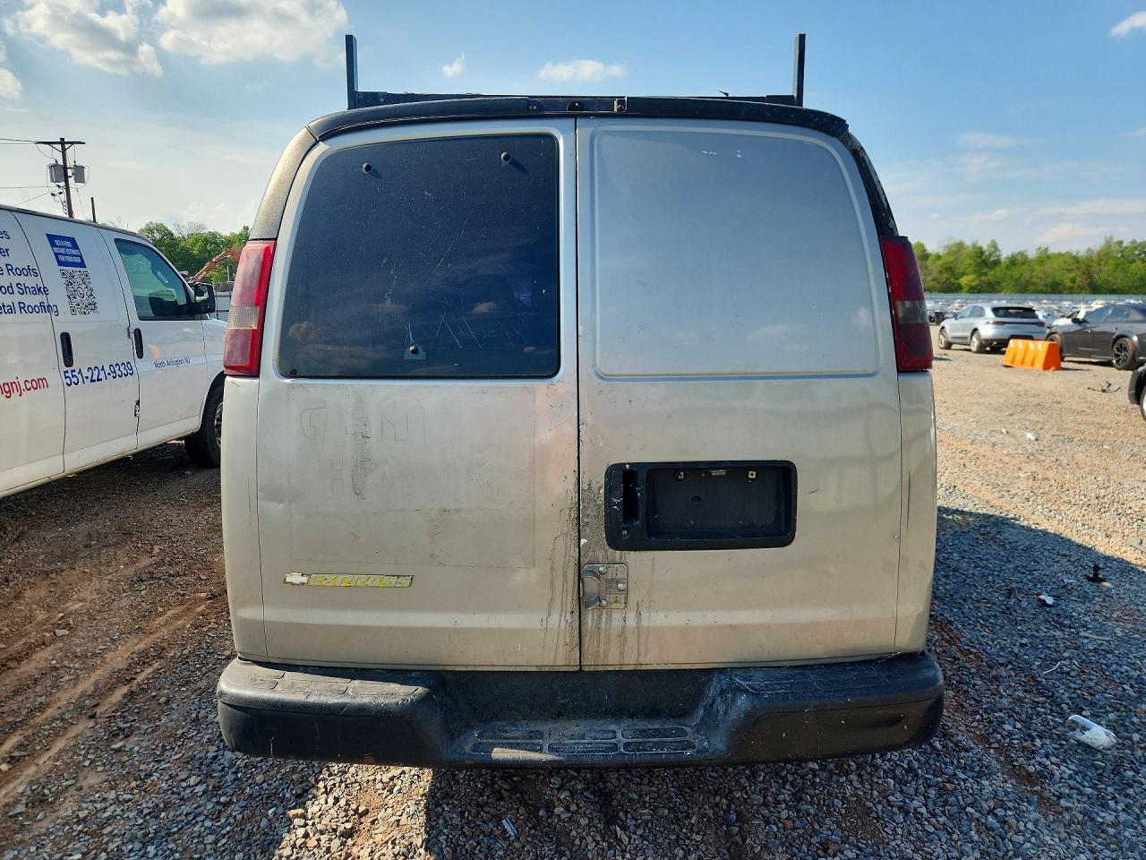 2004 Chevrolet Express G1500 - Фото 6