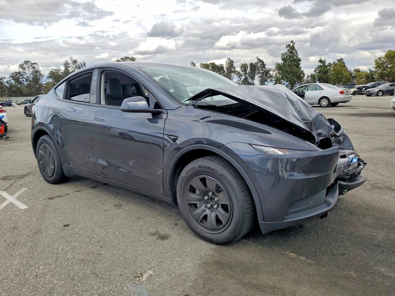 2026 Tesla Model Y - Фото 4