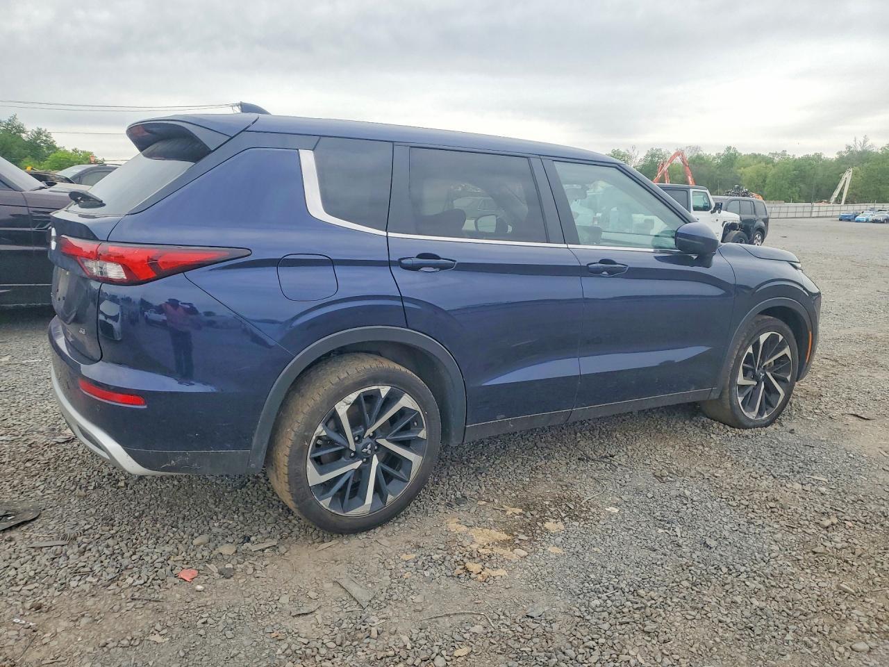 2024 Mitsubishi Outlander Se - Фото 3
