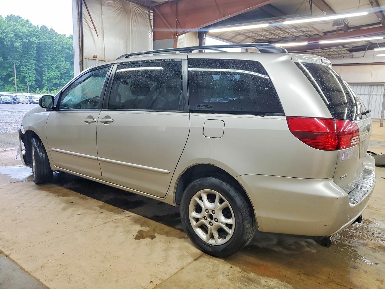 2005 Toyota Sienna Le - Фото 2