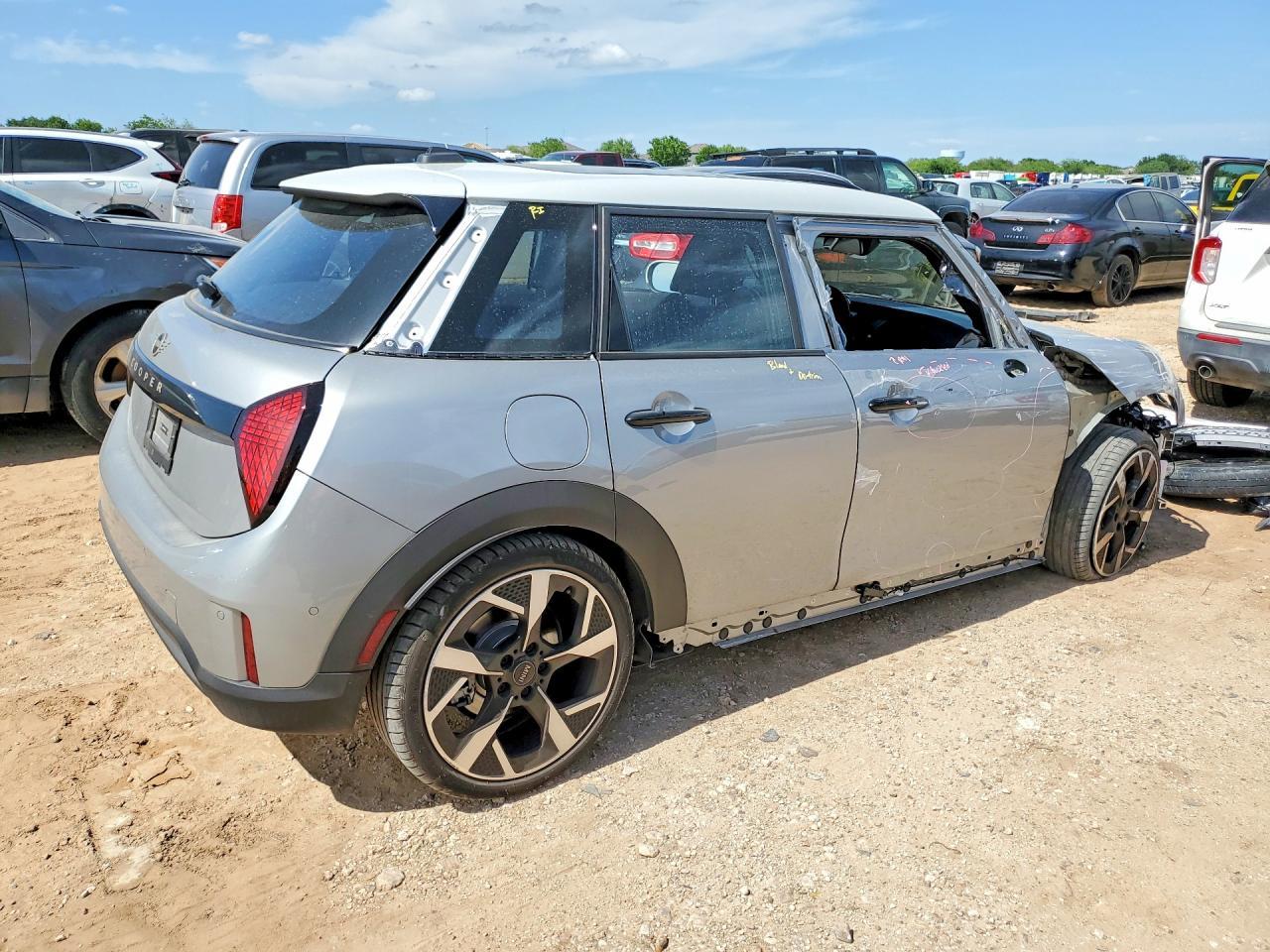 2026 Mini Cooper Base - Фото 3