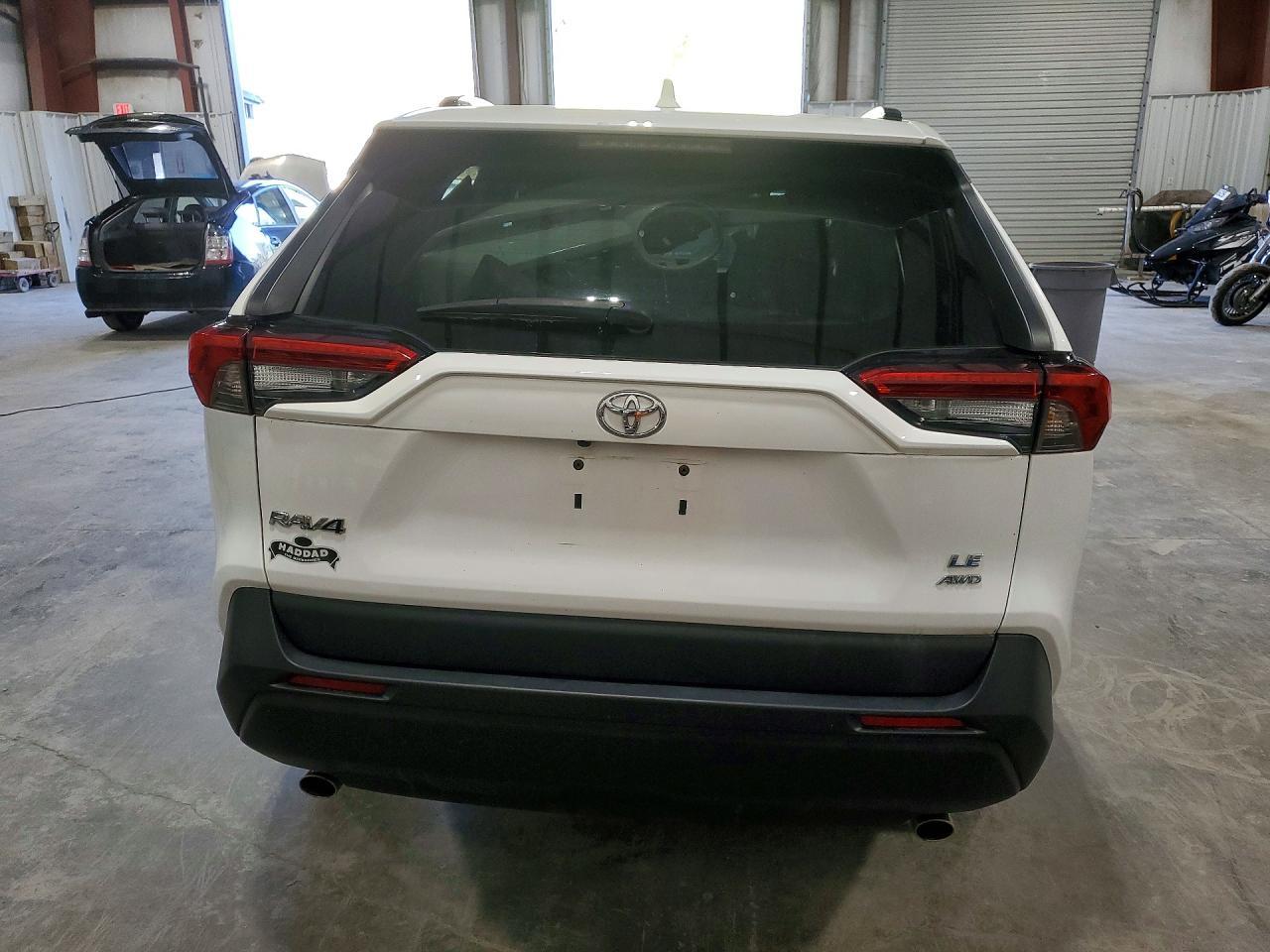 2021 Toyota Rav4 Le - Фото 6