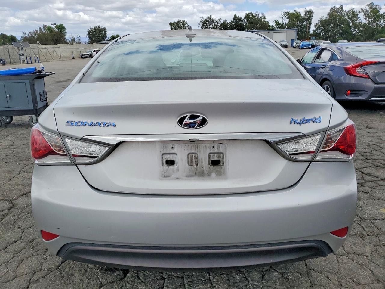 2014 Hyundai Sonata Hybrid Base - Фото 6