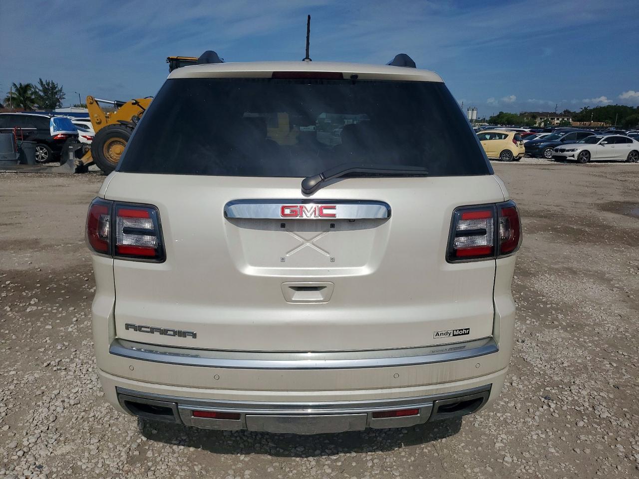 2015 GMC Acadia Denali - Фото 6