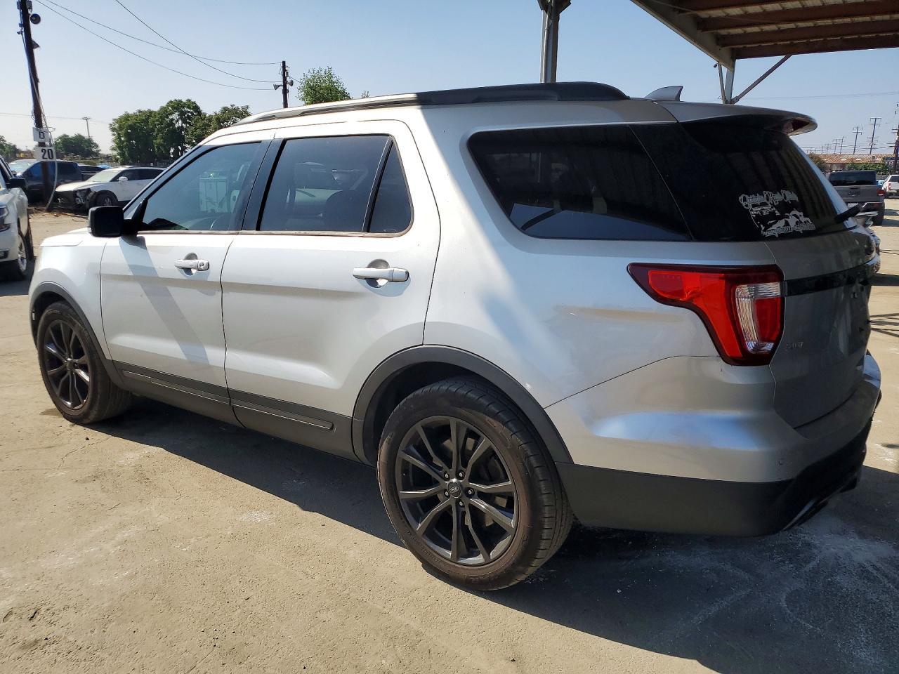 2017 Ford Explorer Xlt - Фото 2