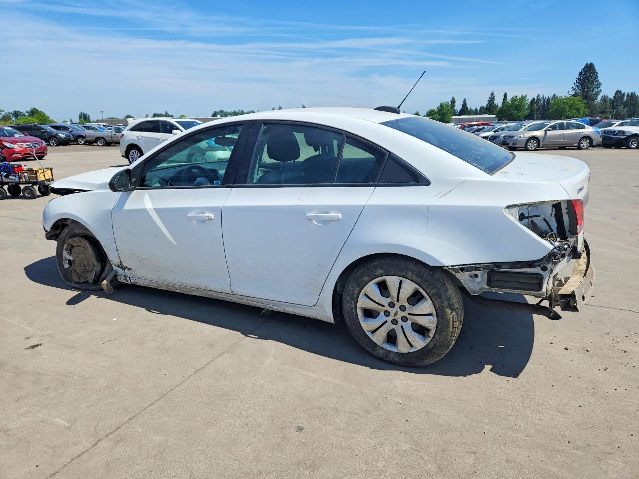 2015 Chevrolet Cruze Ls - Фото 2
