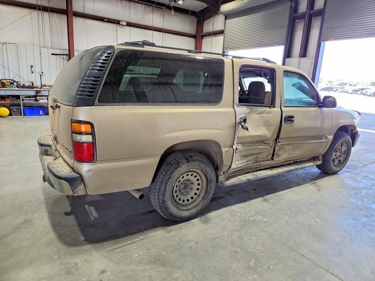 2005 Chevrolet Suburban K1500 - Image 3