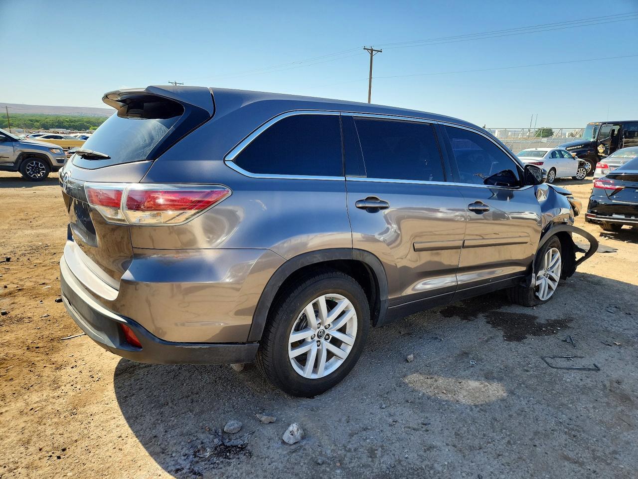 2016 Toyota Highlander Le - Фото 3