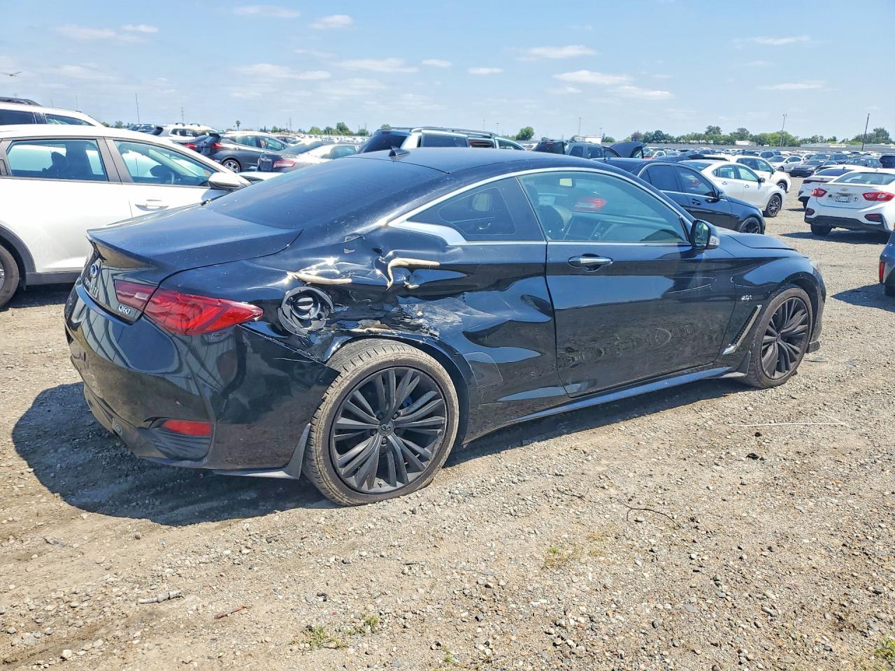 2017 Infiniti Q60 2.0T Premium - Image 3