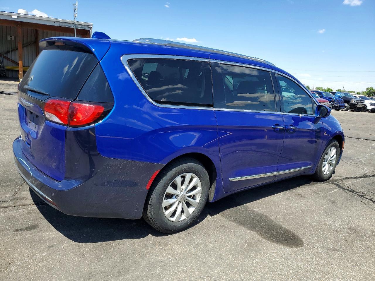 2018 Chry Pacifica - Фото 3