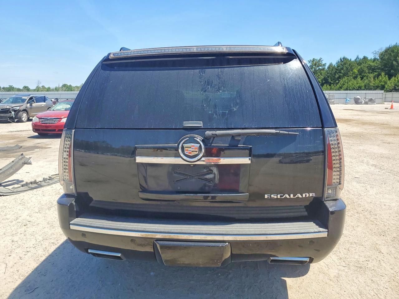 2013 Cadillac Escalade Premium - Image 6