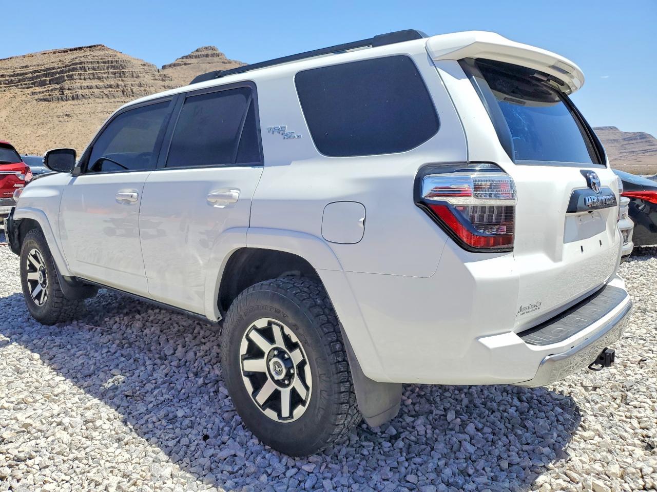 2020 Toyota 4Runner Trd Off-Road Premium - Фото 2