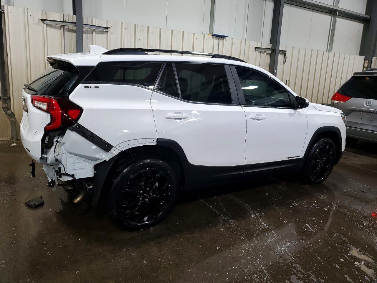 2022 GMC Terrain Sle - Image 3