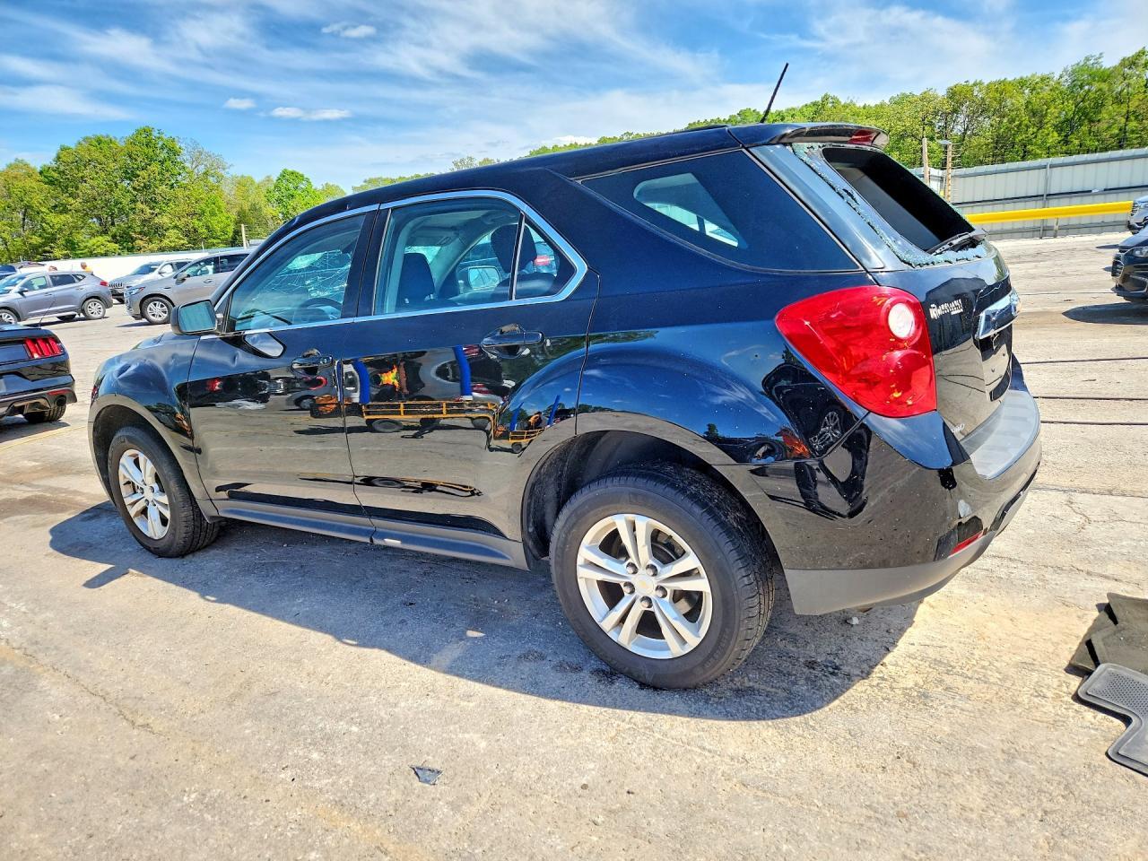 2015 Chevrolet Equinox Ls - Image 2