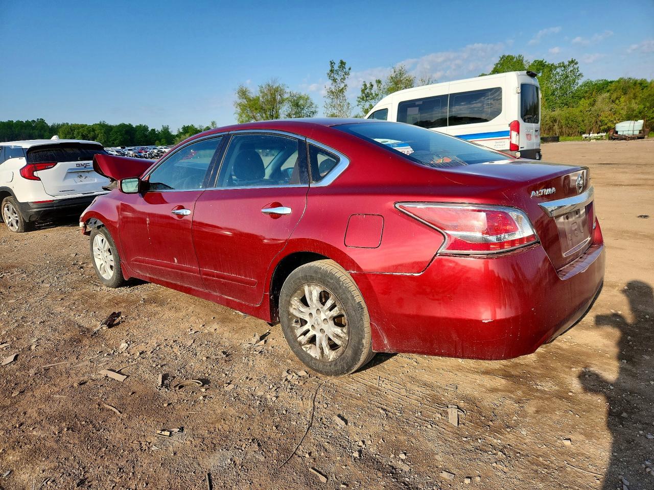 2015 Nissan Altima - Фото 2