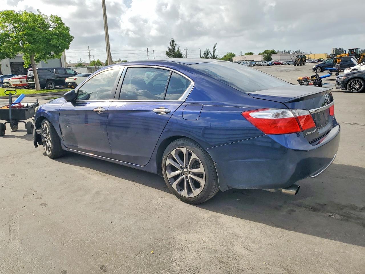 2014 Honda Accord Sport - Image 2