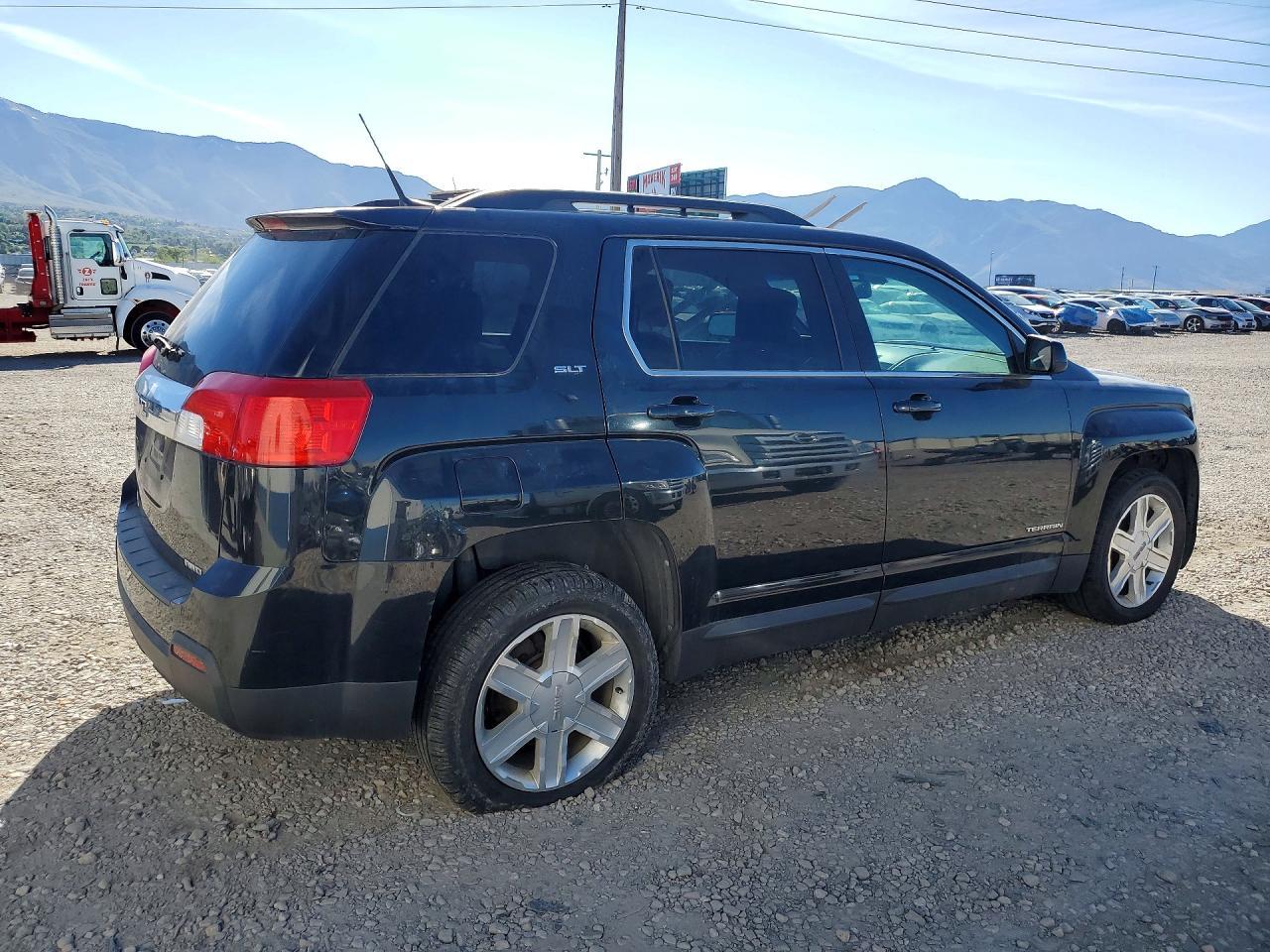 2010 GMC Terrain - Image 3