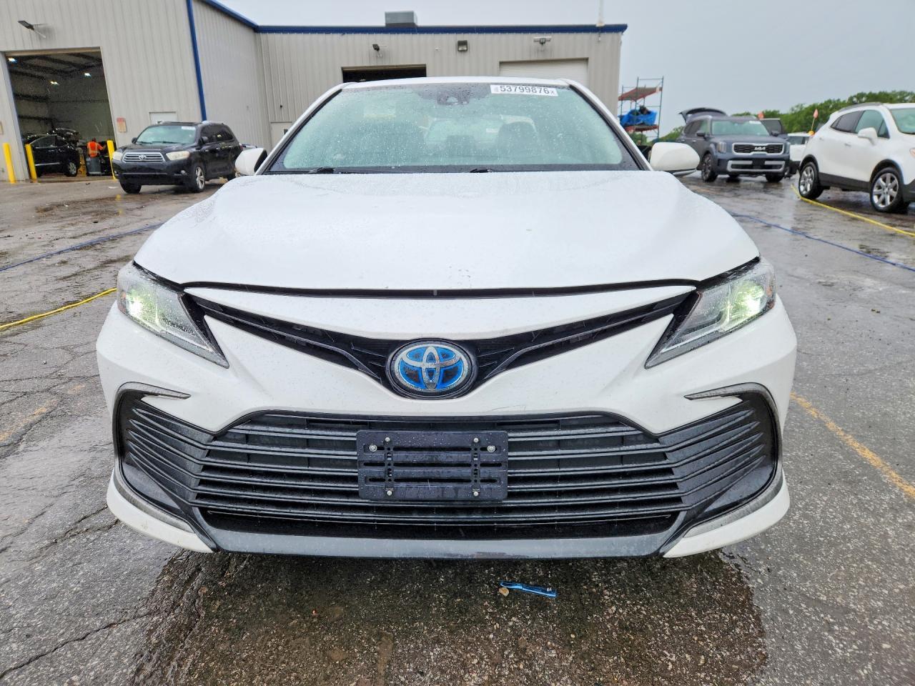 2021 Toyota Camry Le - Image 5