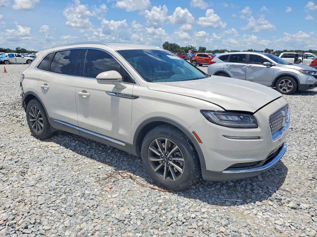 2021 Lincoln Nautilus - Image 4