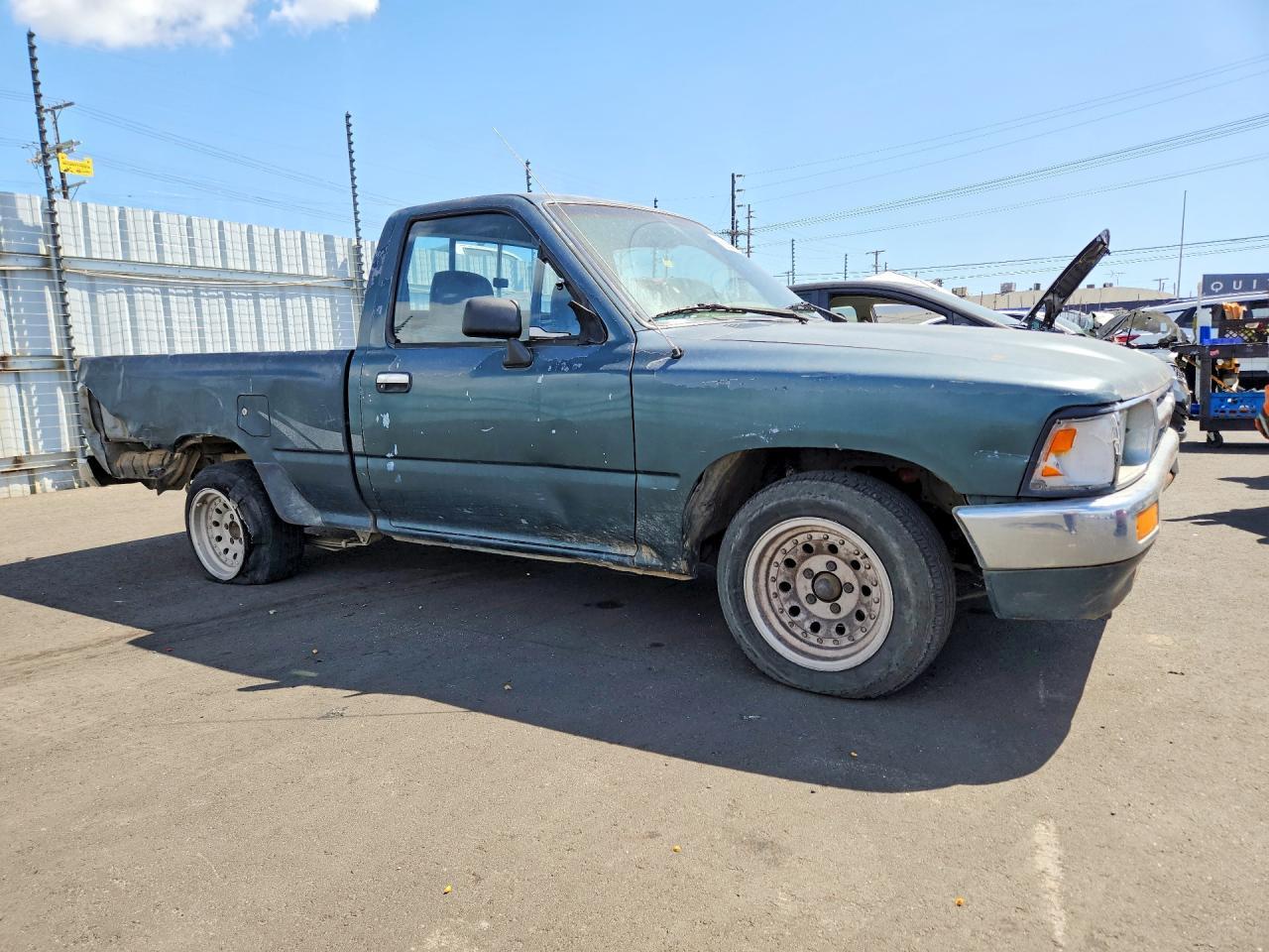 1995 Toyota Pickup Dx - Image 4