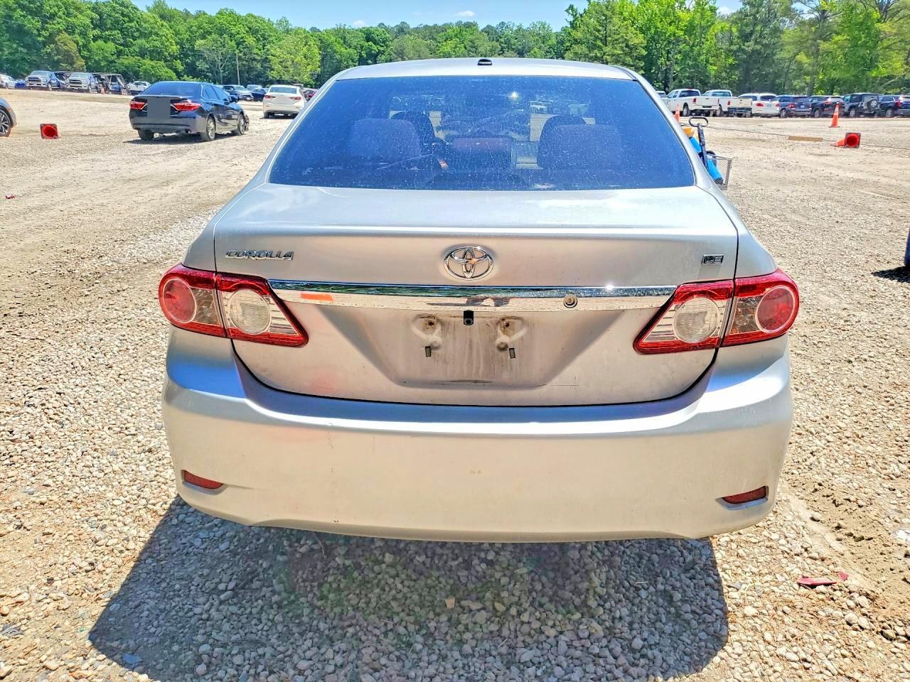 2011 Toyota Corolla Le - Image 6