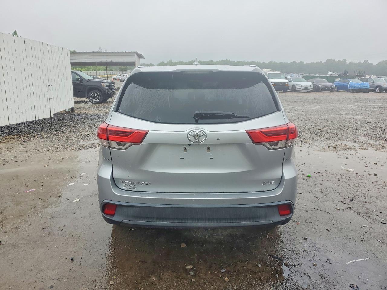 2019 Toyota Highlander Xle - Image 6