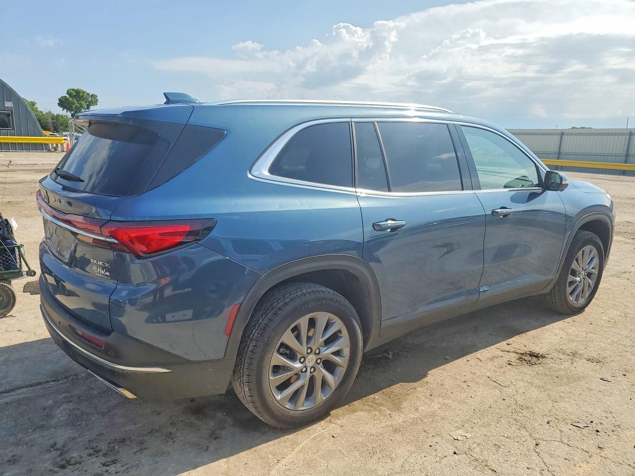 2025 Buick Enclave Preferred - Фото 3