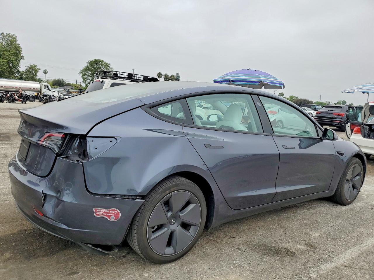 2023 Tesla Model 3 - Фото 3
