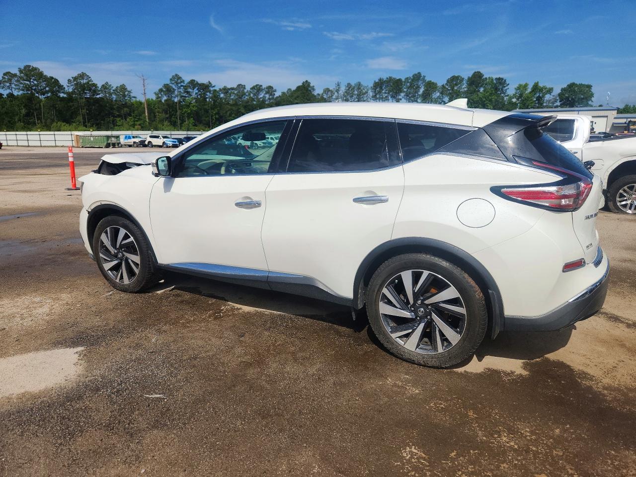 2017 Nissan Murano Platinum - Image 2