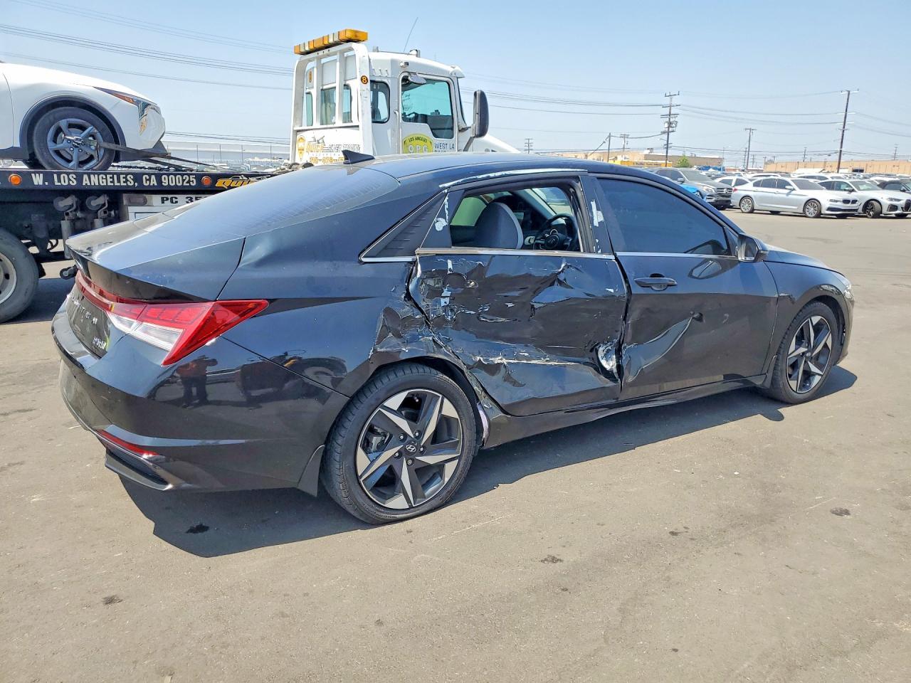 2023 Hyundai Elantra Limited - Фото 3